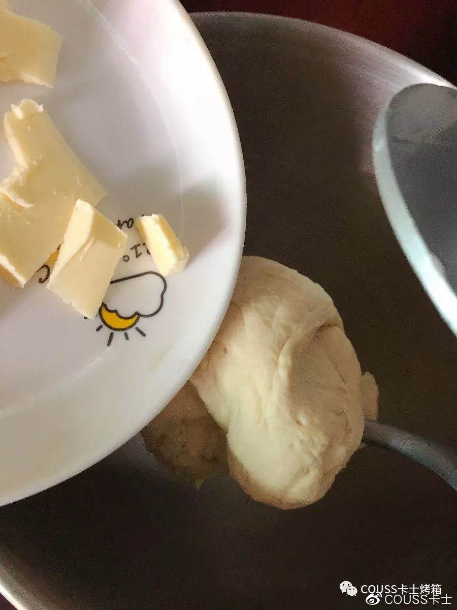 卡仕达酱酥粒面包,卡仕达酱蛋奶味面包