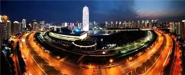 郑州美到爆蓝天白云,河南郑州越来越美了