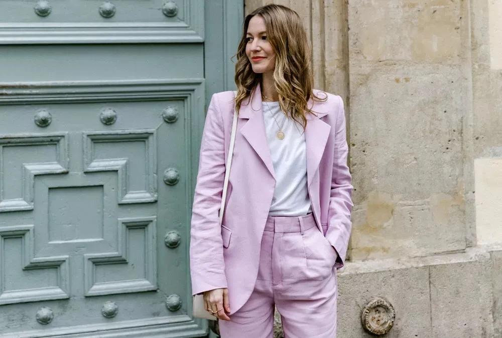 一套西装又正式又休闲,30-35岁女性春季穿搭西装