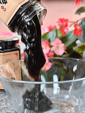 奶奶做豆沙糕视频,奶奶做巧克力奶茶