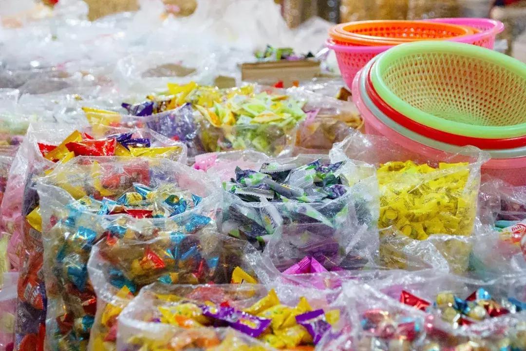 小年来啦，你家年货备齐了吗？小番走进番禺各大市场，收获满满的幸福……