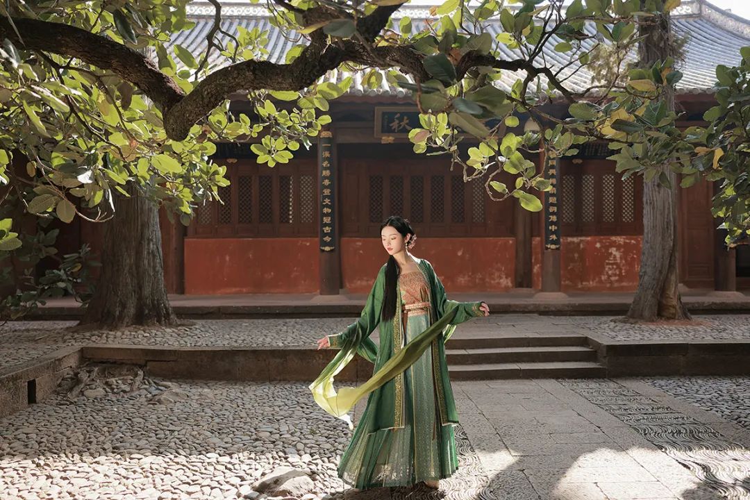 汉服一开始只是为了好看而穿,穿汉服复旧不复古