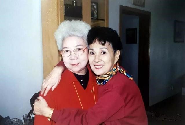 金迪：入选22大影星，与丈夫走过60年，时刻不忘周总理的教诲