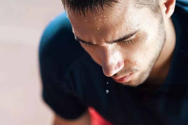 阿迪达斯男士沐浴露被喷,男人用阿迪达斯沐浴露