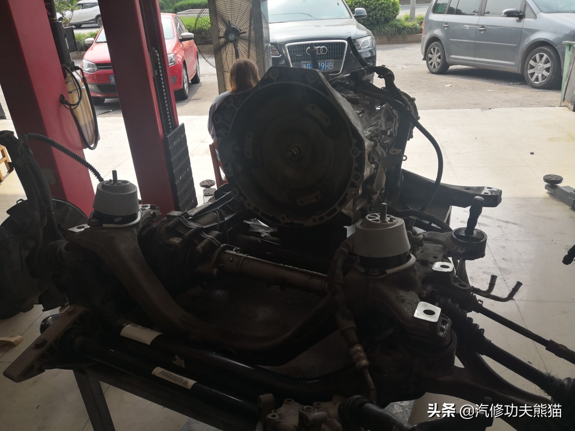 能拉动波音747的大众神车途锐烧机油治理，修完了又可以拉飞机了