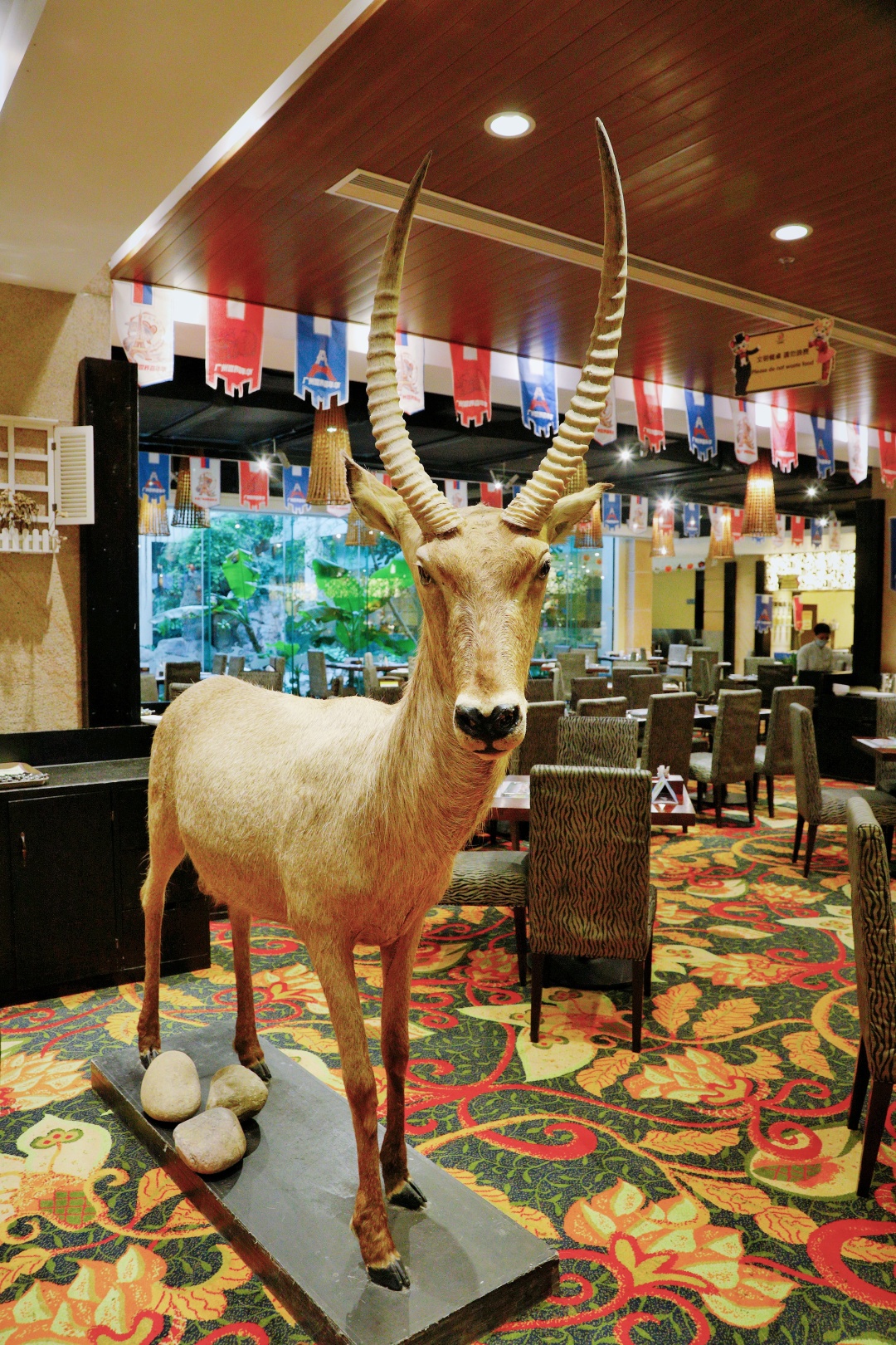 万圣节想搞搞新意思？来长隆酒店白虎自助餐厅