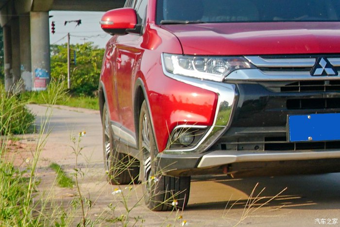 欧蓝德选2.0还是2.4油耗差别大吗,欧蓝德荣耀版配置油耗