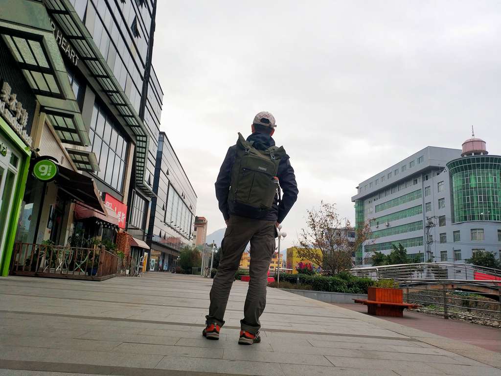 thule拓乐车载户外装备,拓乐thule25lvea背包测评