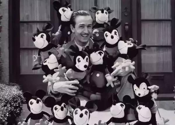 香港迪士尼圣诞节旅游攻略,最好玩的玩雪地方