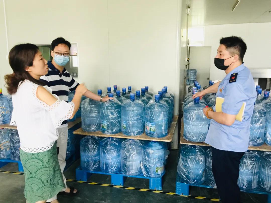 桶装水是真的在源头生产的吗,桶装水靠谱么