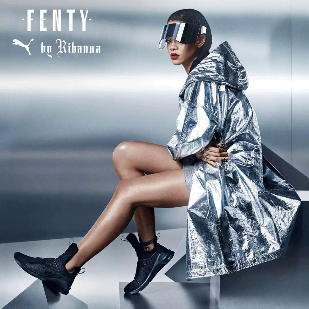 rihanna只靠副业微商赚6个亿,rihanna副业赚多少钱