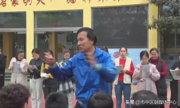 快乐足球幸福成长——市中区体育总会组织足球协会深入幼儿园开展足球公益培训活动