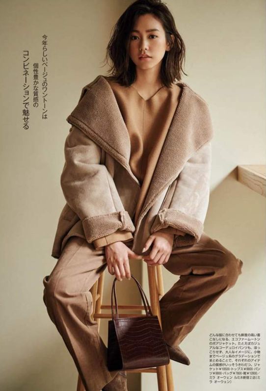 打底衫搭配不同衣服的穿法,红色紧身高领打底衫的多种穿法