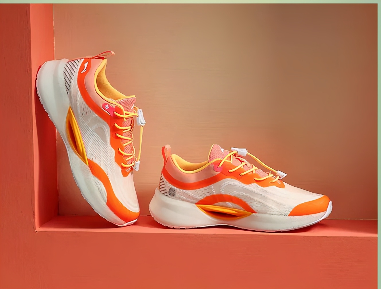 孩子训练跑步鞋选哪种,有什么好一点的训练跑鞋