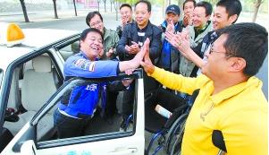 学车怎么跟女教练搞好关系,新手练车找个好教练很重要