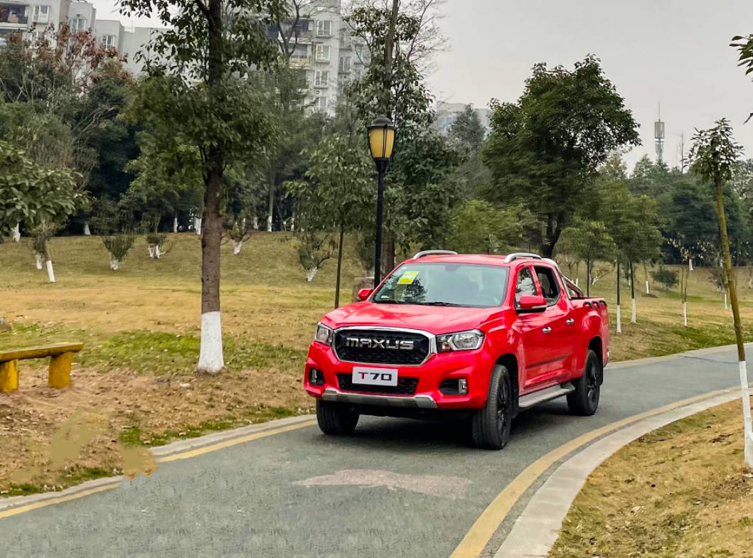 上汽大通t70四驱越野测试,试驾上汽大通g50舒适性