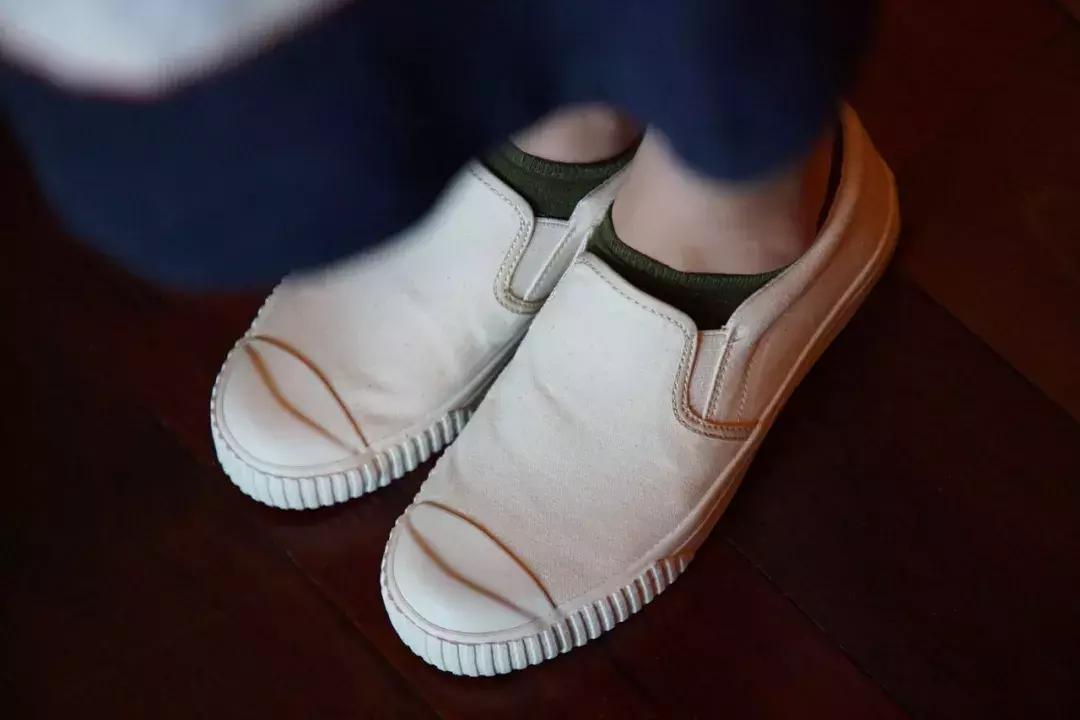 旅行中总会遇到形形色色的人,旅行中总是有两种人