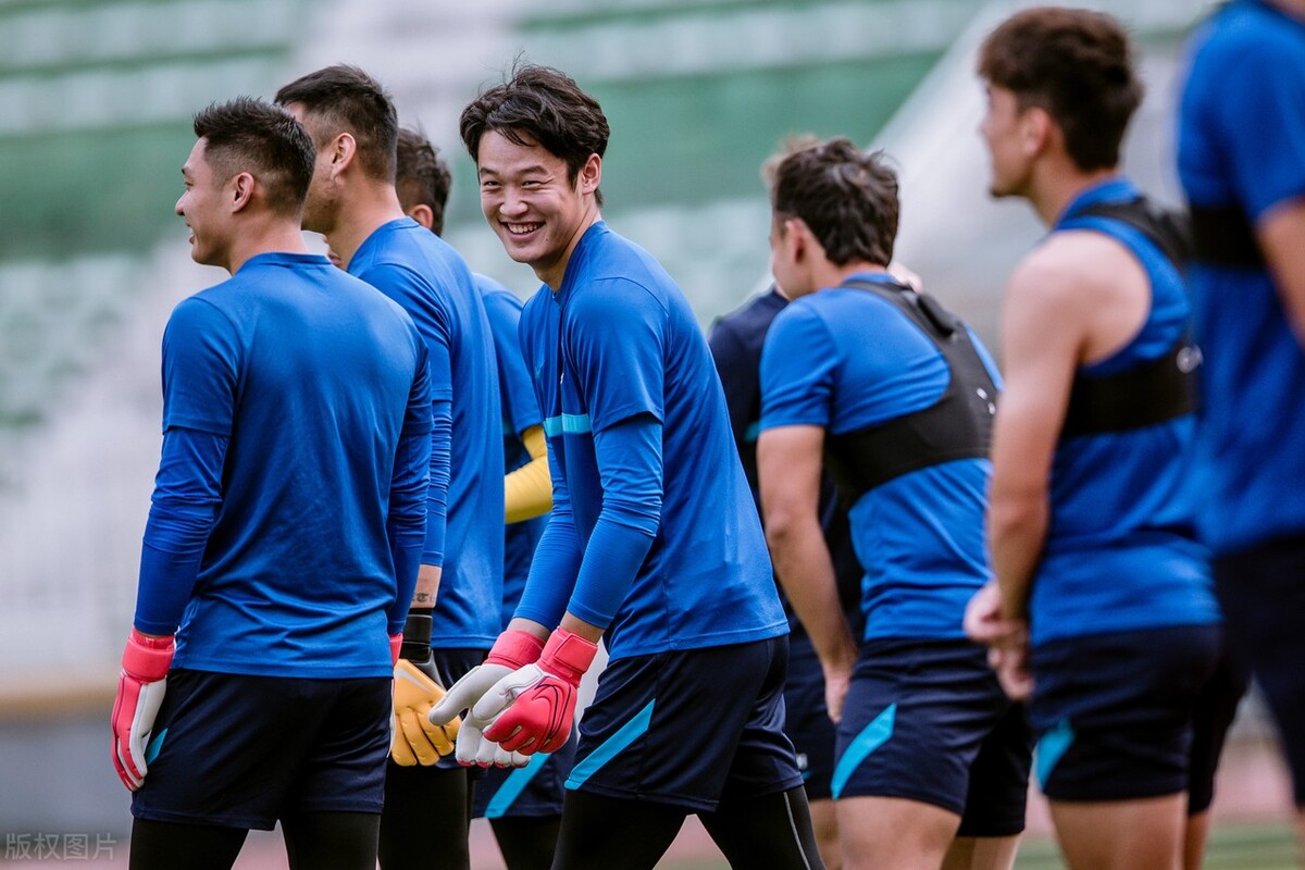 河南嵩山龙门争冠,河南嵩山龙门足球比赛直播