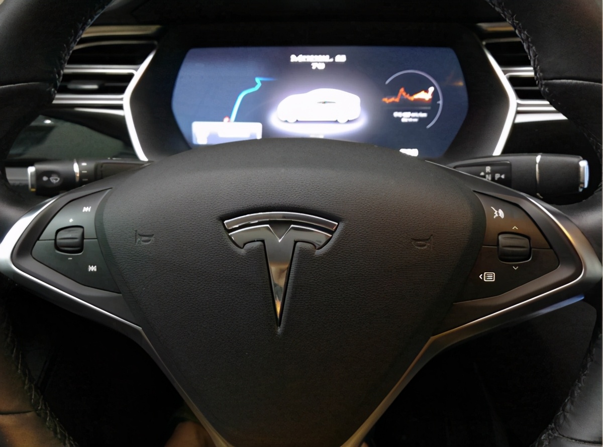 特斯拉在上海遭遇什么,特斯拉在韩国被罚