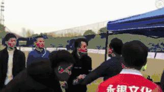 飞踢挨揍视频,足球暴力斗殴事件记录