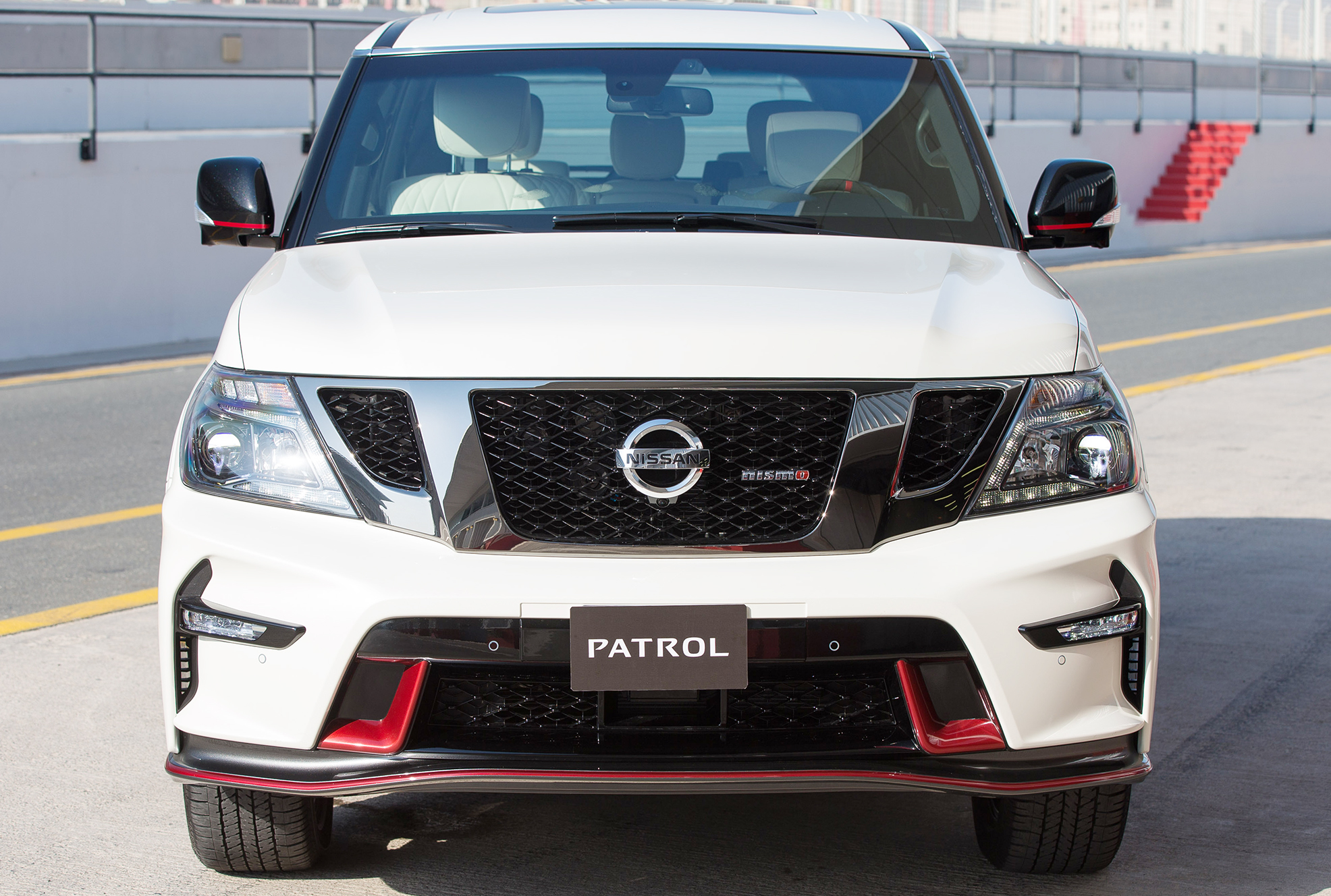 日产途乐vs丰田陆巡越野视频,日产途乐和丰田陆巡哪一款车更大