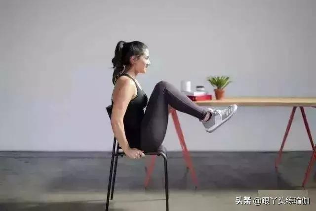 过年回家路上坐太久,浑身酸痛难受,试试这些方法,简单又有效