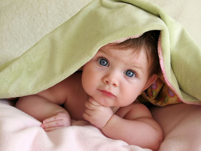 502胶水进宝宝眼睛里面怎么办,男童不小心把502点胶被粘眼睛