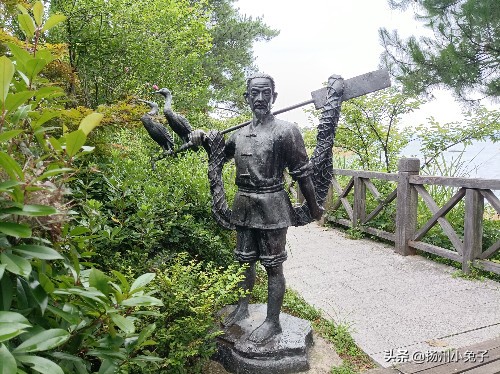 浮光掠影古诗,浮光掠影可以形容山吗