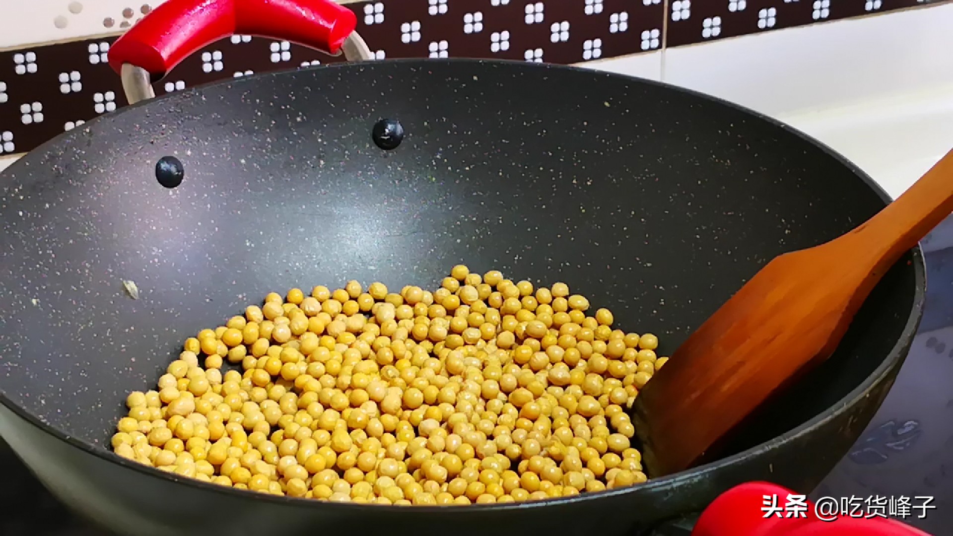 乡下糖豆的做法,炒糖豆子教学视频