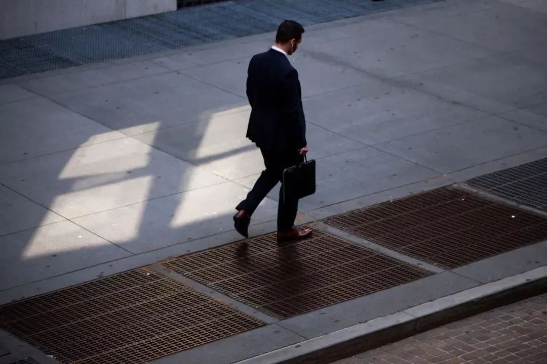 地产已经凉了吗,地产行业凉了吗