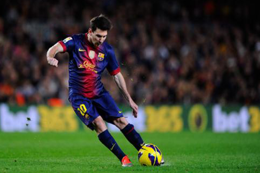 十大经典超级弧线任意球,在空中划出优美弧线