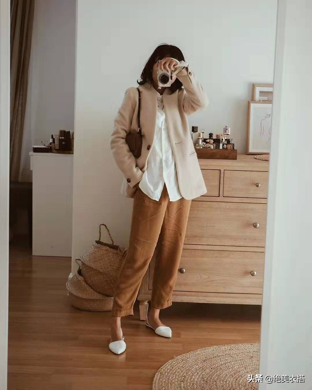 怎么样才能提升气质？“茶系风格”穿搭，优雅时髦太高级