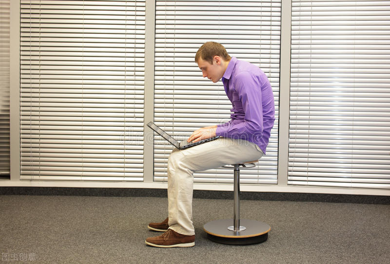 时刻提醒自己不要驼背,别驼背塌腰