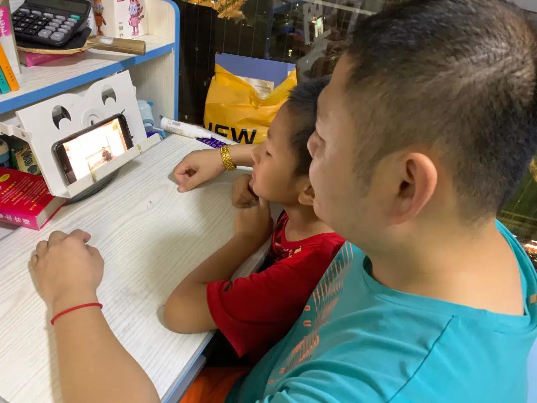 小学开展晒家风家训活动,学校开展家风家训教育活动