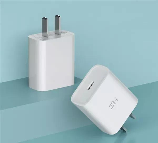 打着“环保”的幌子就可以减配吗？没有充电器的裸机你选吗？