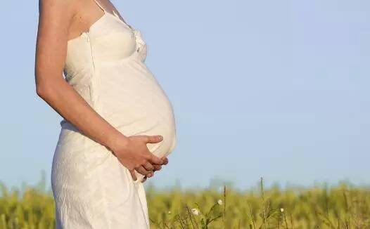 怀孕期间老公不管不问结果流产了,怀孕发现老公想让自己流产