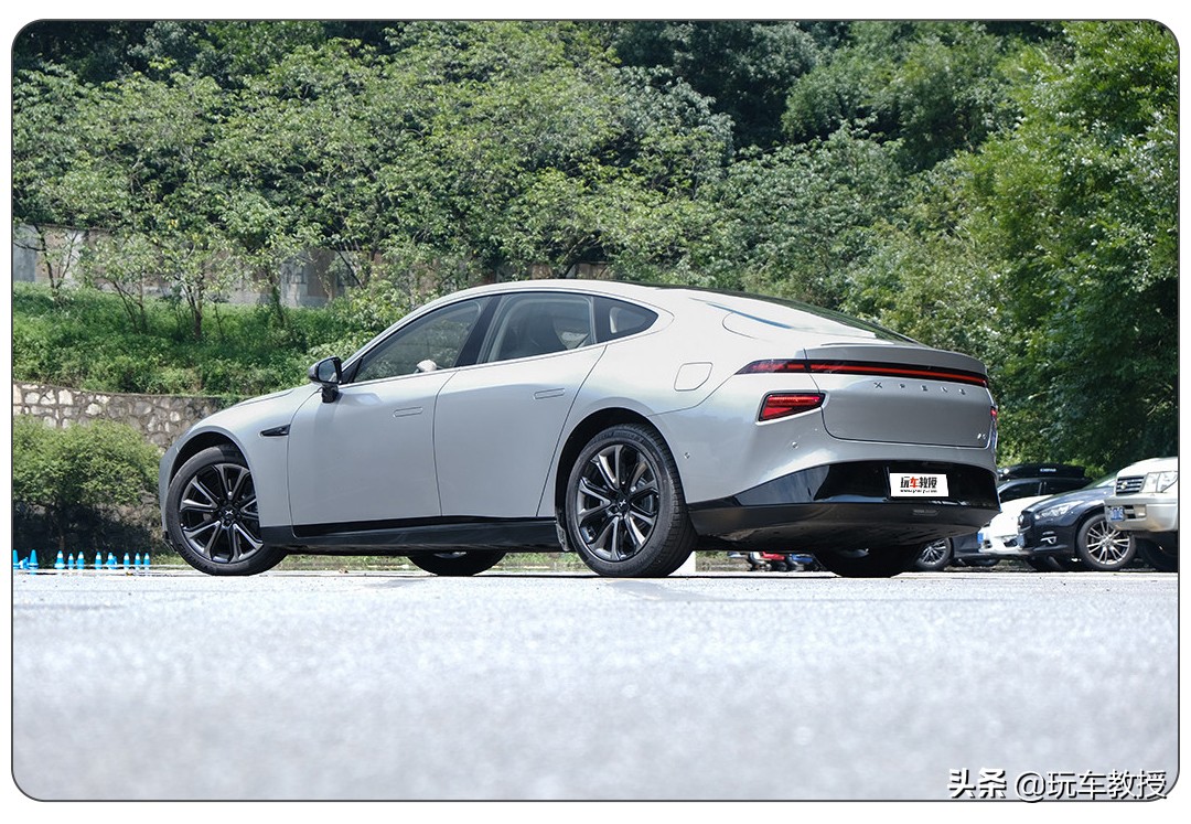 1万公里的小鹏p7能卖多少,20万公里的小鹏p7能卖多少