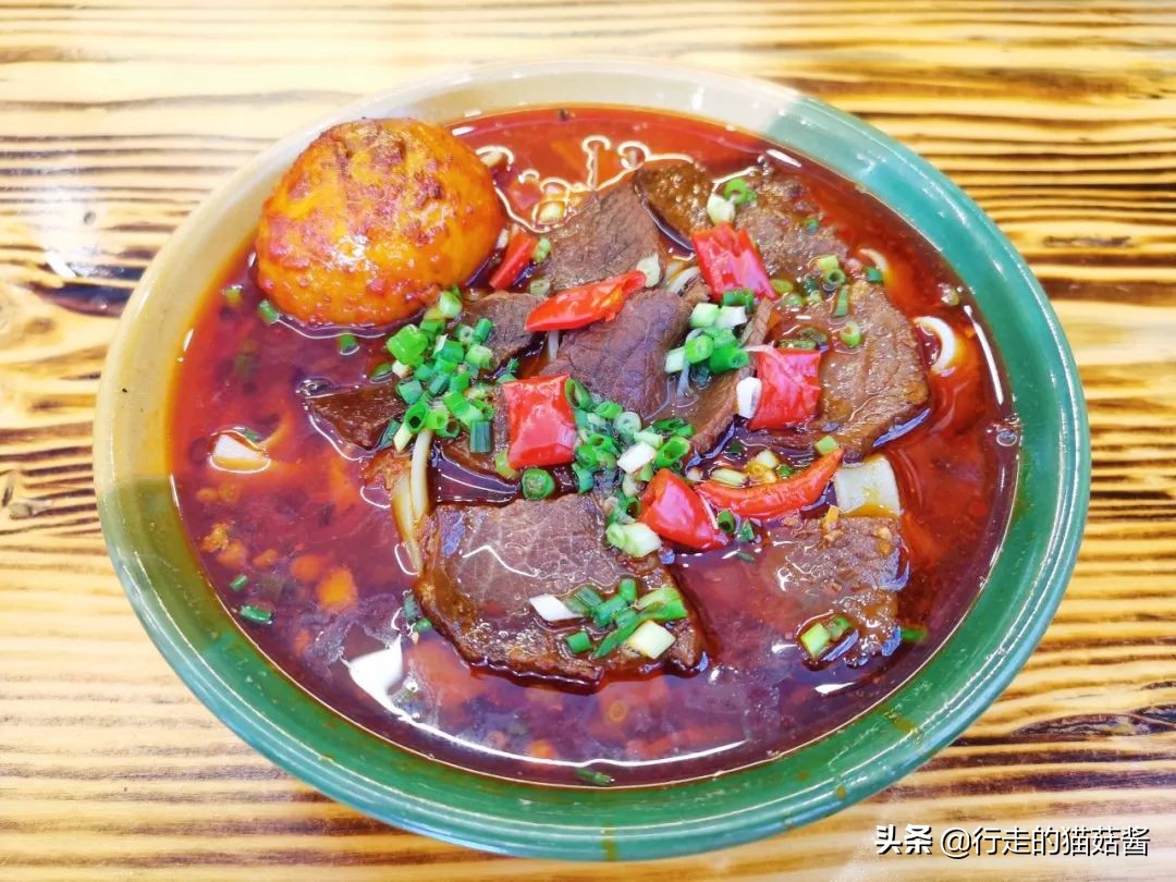 边城是沈从文笔下一座美丽的小城,沈从文笔下的边城讲的是哪里