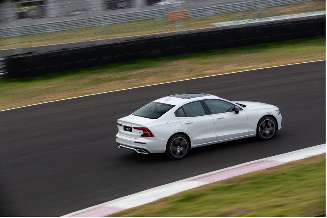 安全又贴心全新沃尔沃s60试驾快评,沃尔沃s60b4智逸豪华版试驾