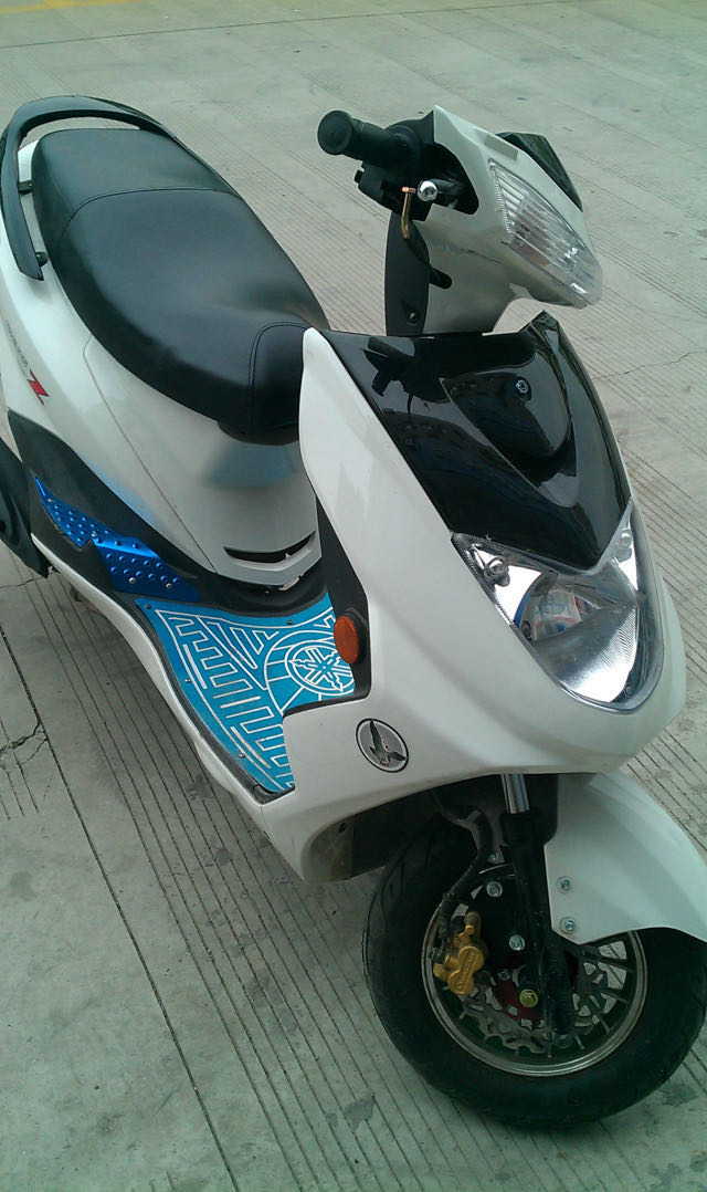 本田裂行踏板摩托长途改装,本田裂行125踏板跑山视频