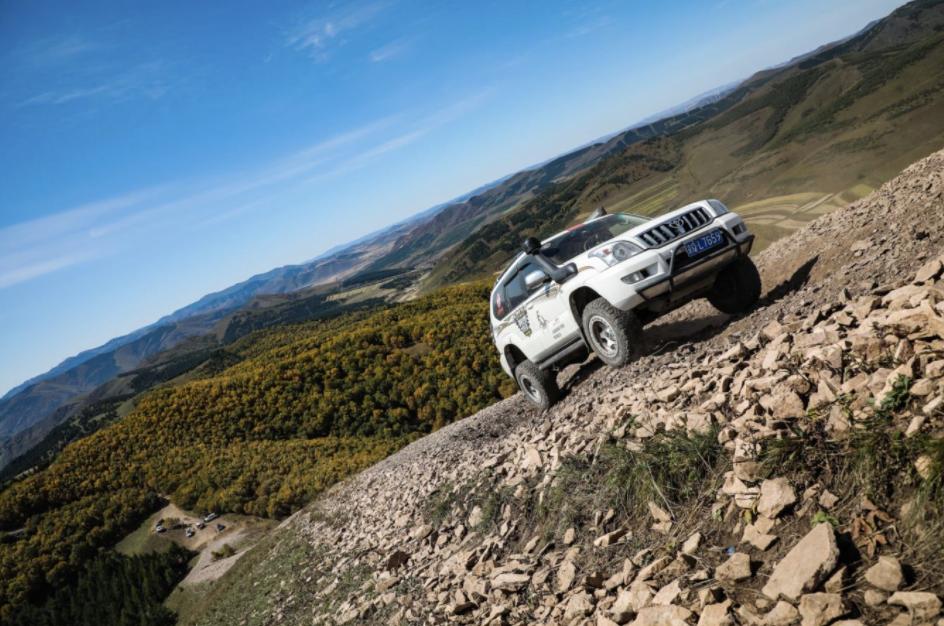 牧马人2.0t和普拉多4.0哪个好,普拉多与牧马人