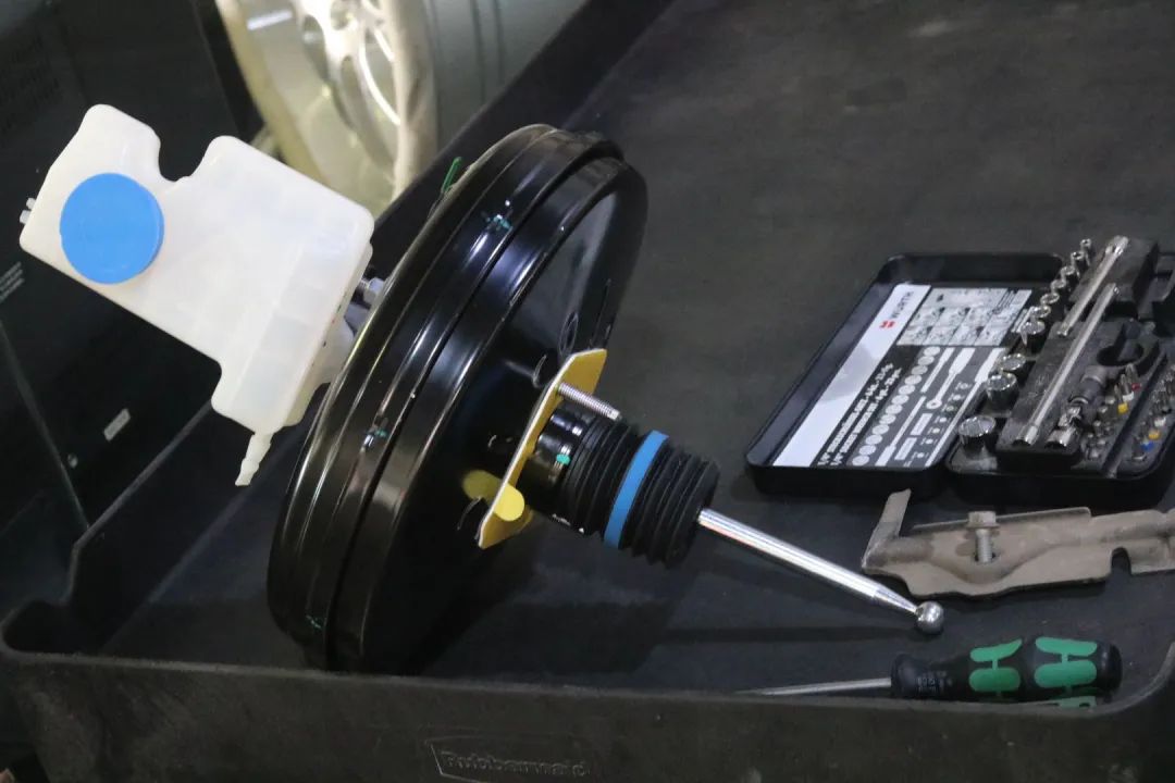 怪兽修车完整版,怪兽修车途锐