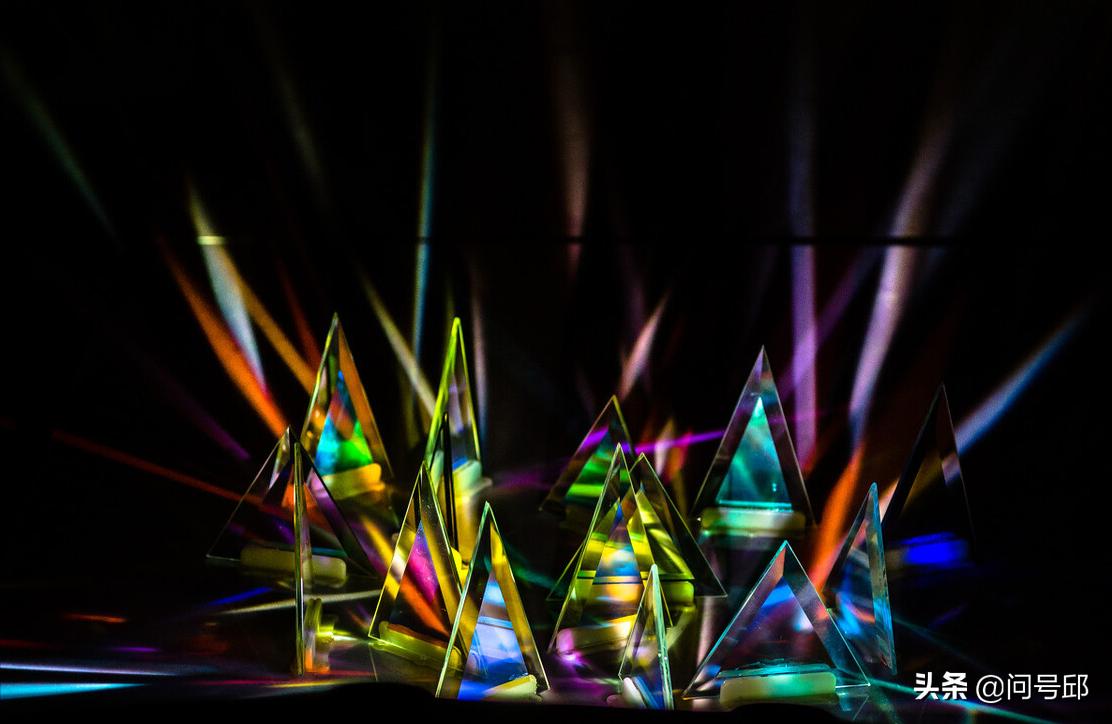 鏈夋瘮榛戣壊鏇撮粦鐨勭墿璐ㄥ悧,姣旈粦鑹茶繕榛戠殑涓滆タ