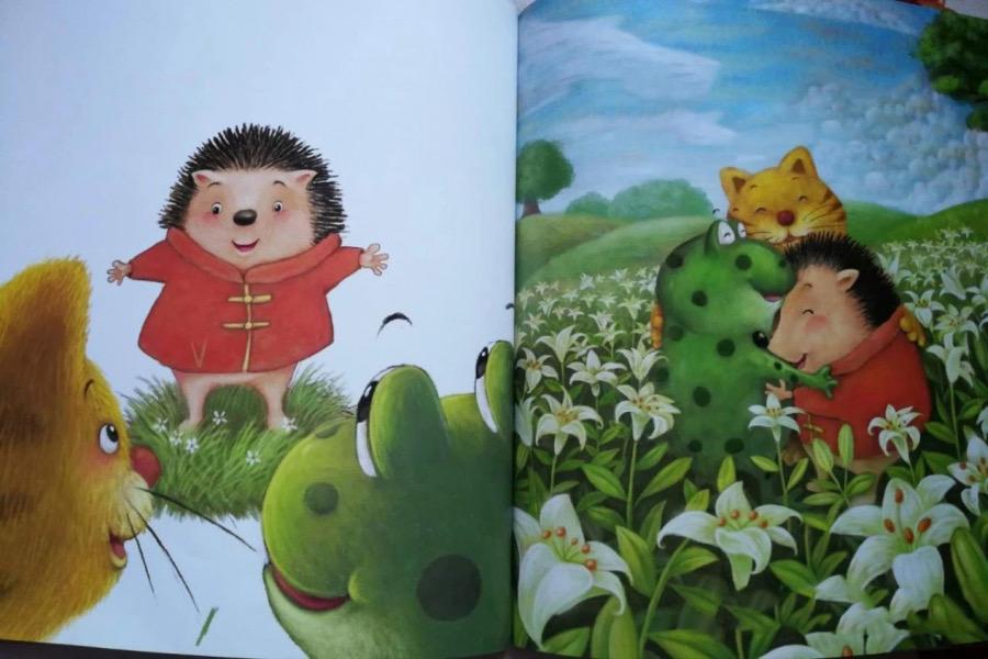 拥抱拥抱绘本故事完整版,拥抱的相关绘本