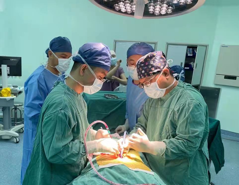 分秒必争救伤员,分秒必争的抢救