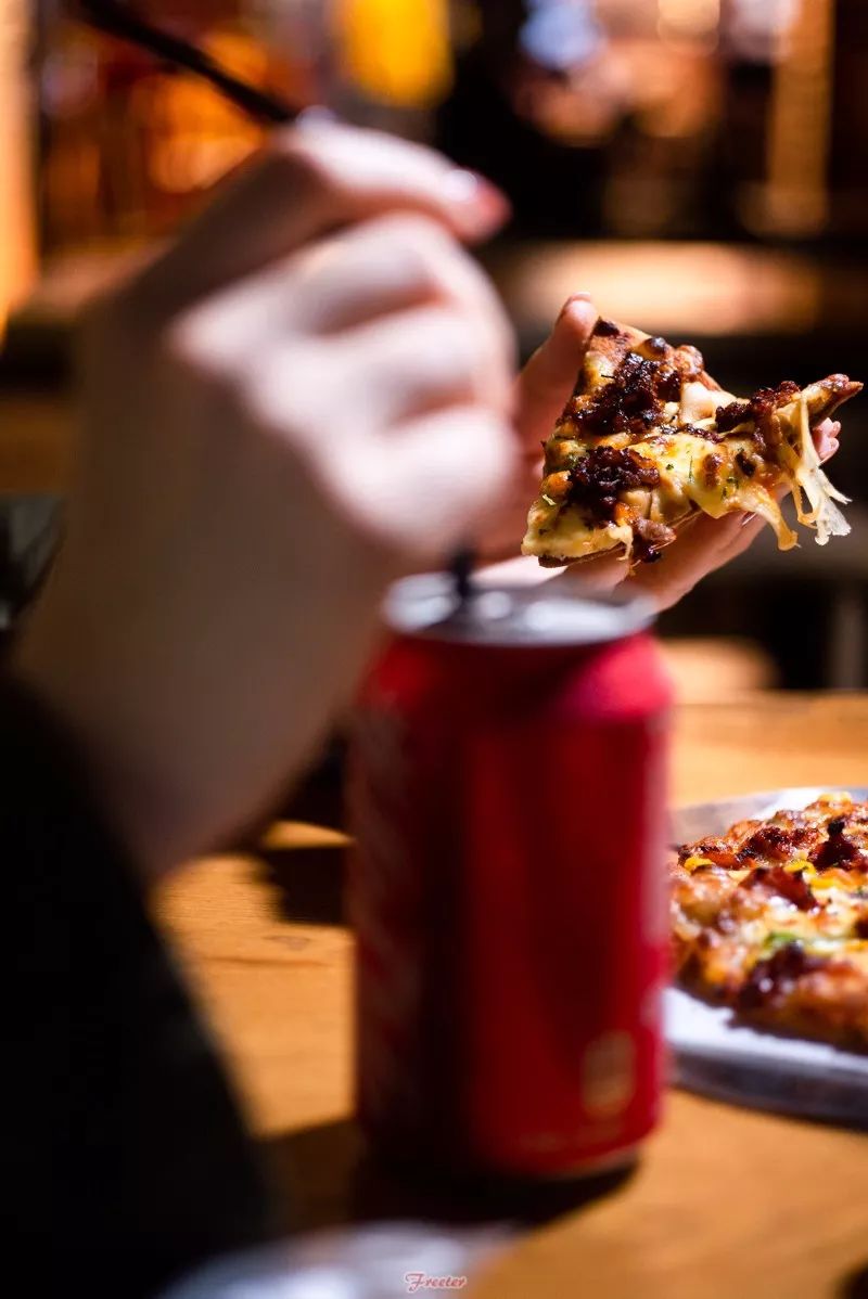 这是一家神奇Pizza小店，居然默默霸占着海口点评西餐榜TOP1