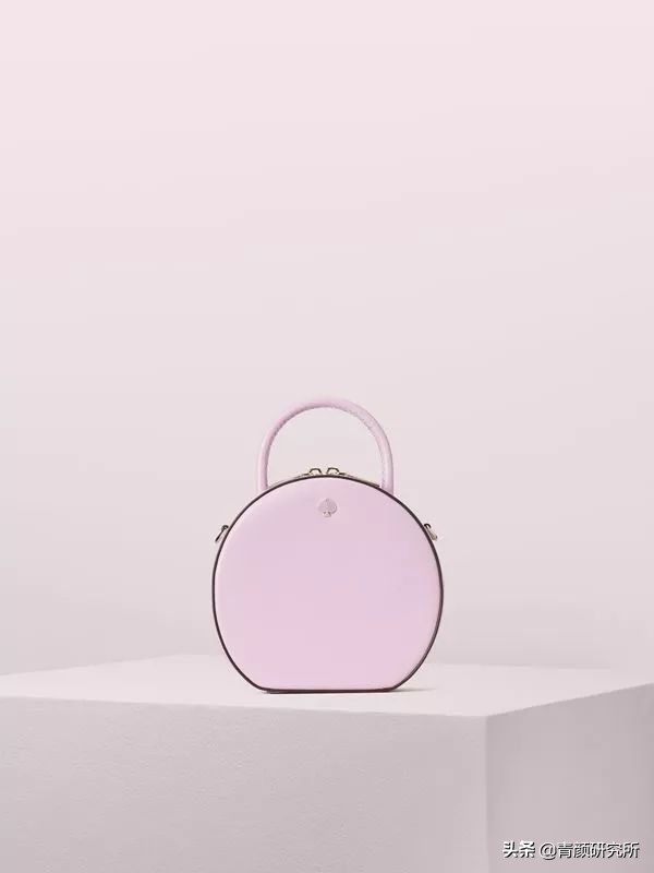轻奢小众包包种草好看高级不撞款,比较小众的轻奢包包品牌