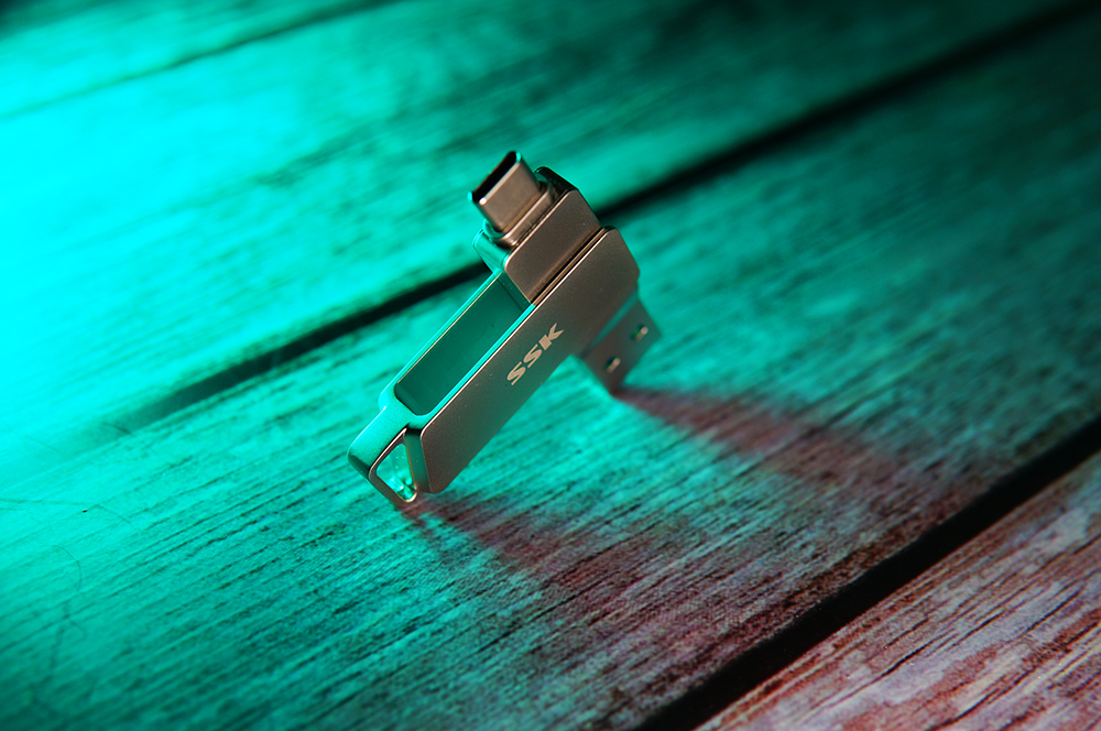 高速手机电脑两用32gu盘,手机电脑两用固态极速u盘