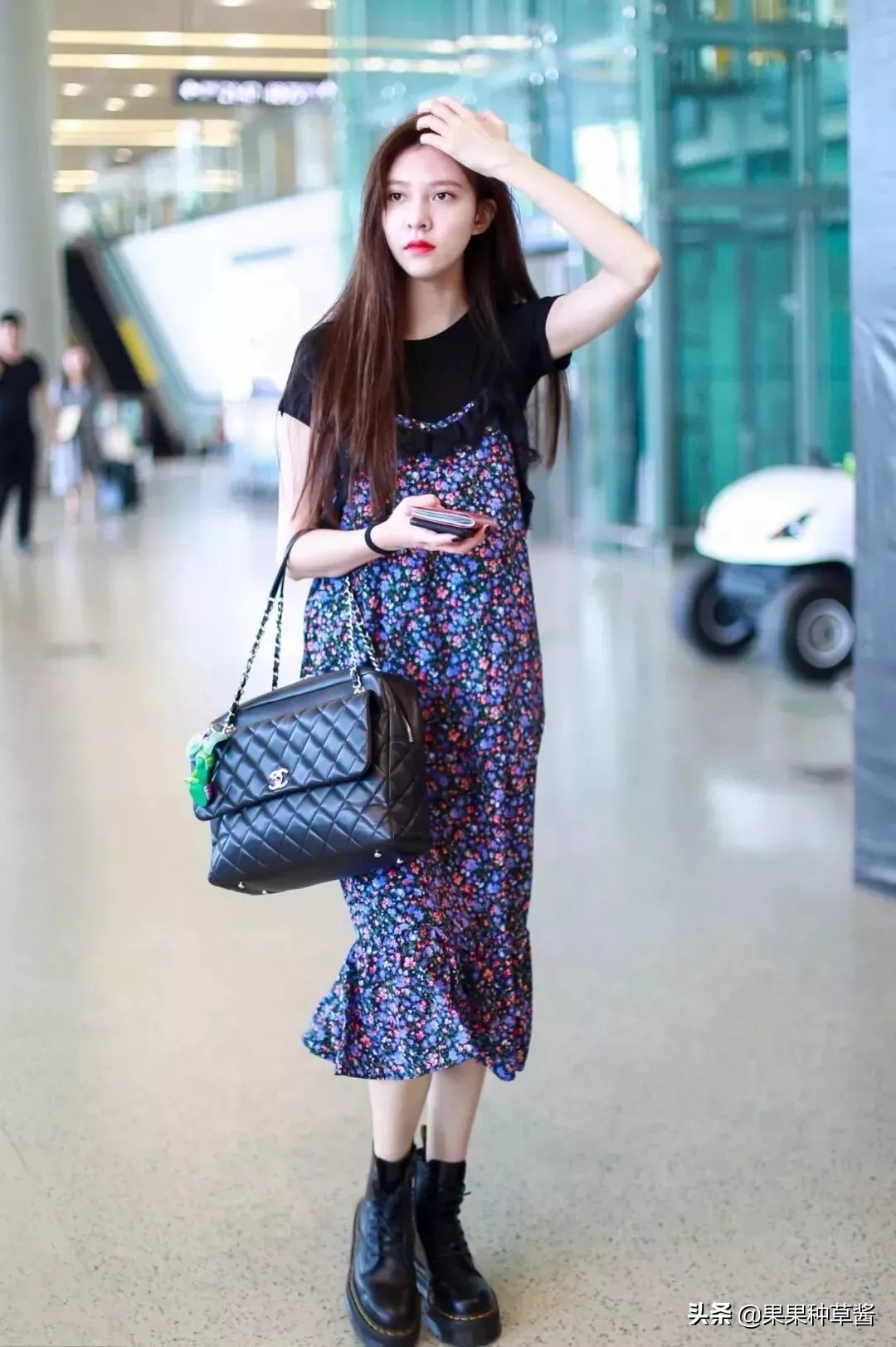 好看的马丁靴穿搭推荐 (30套秋冬马丁靴搭配图片大全)