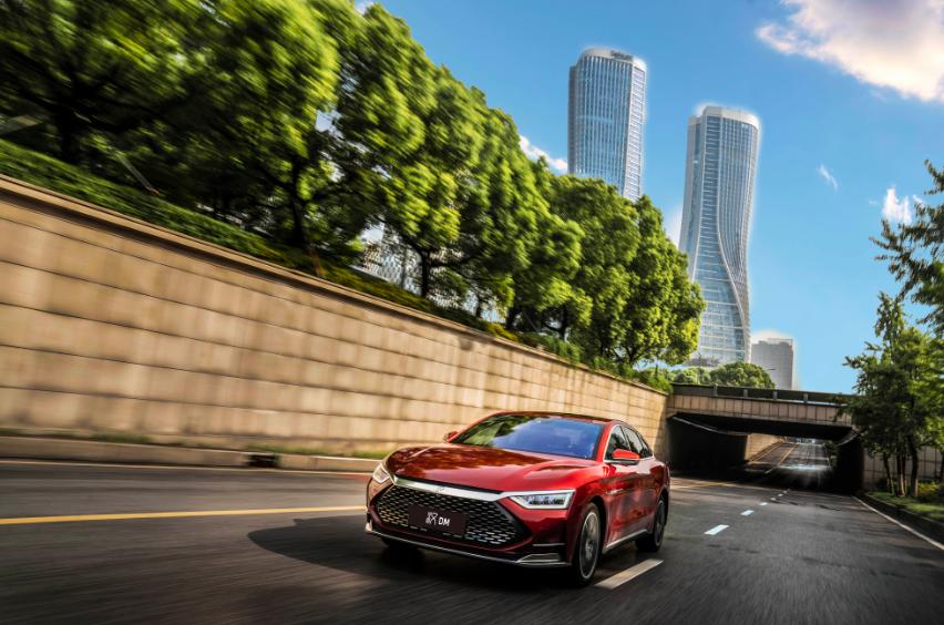 20多万的国产轿车，一年卖出10万台，国货黑粉们服不服？